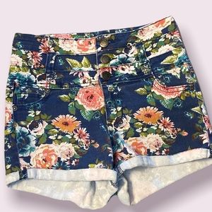 1st kiss shorts floral rolled cuff
